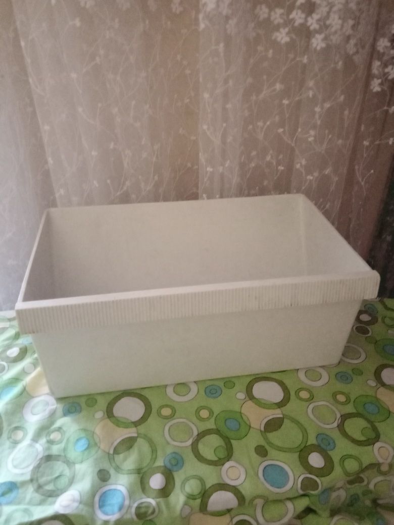 Ёмкость , полка для холодильника .
