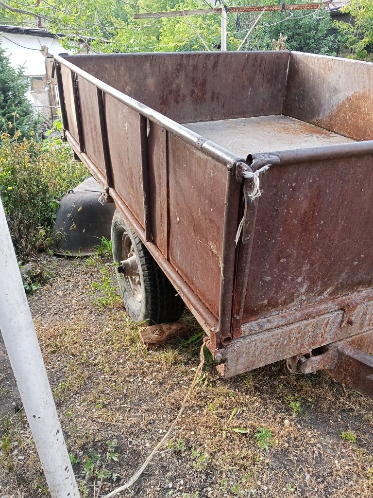 Продам средний прицеп.