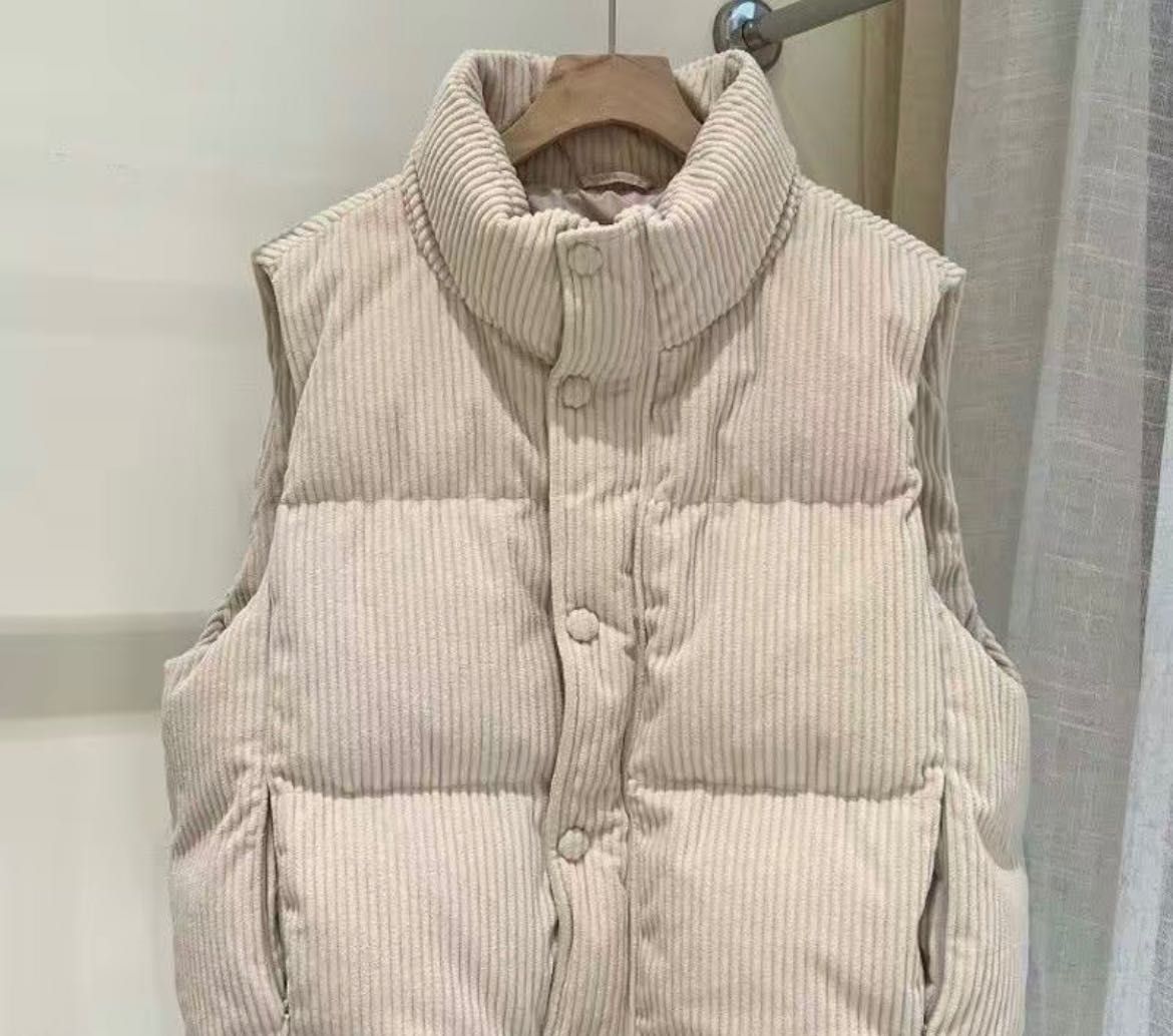 Красивые и новые Безрукавки
