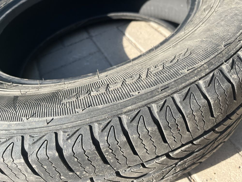 Продаю шины Roadstone