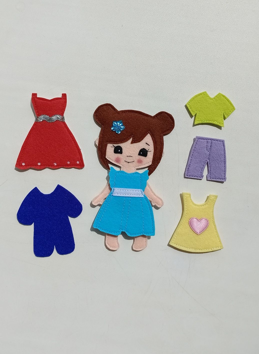 Кукла с домиком из фетра