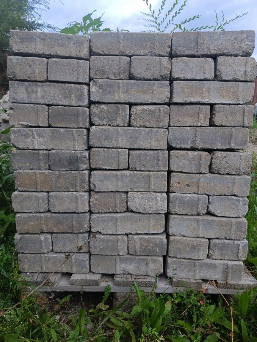 Продам б/у брусчатки.Собрано в поддоне.