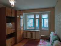 Продам 1комнатную квартиру Корчагина дом 110  2этаж Солнечная сторона.