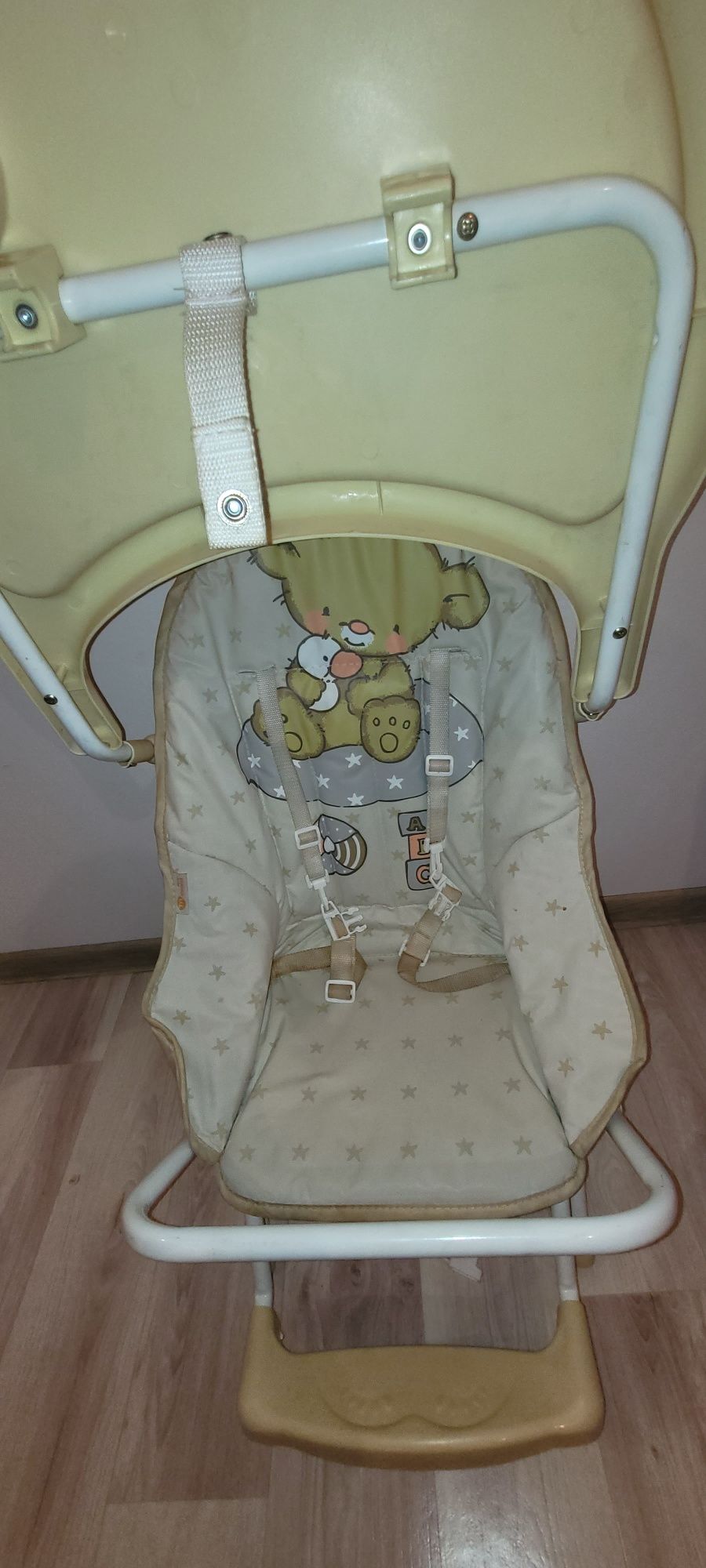 Продам стульчик для кормления, пользовались совсем не много,