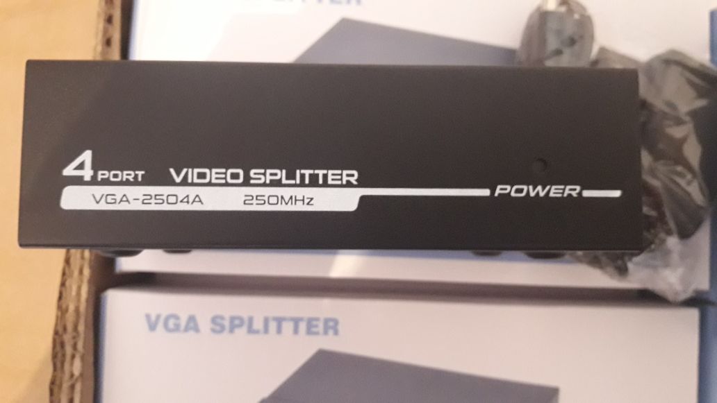 Продам  4 PORT VGA VIDEO SPLITTER  250 MHz. В упаковке