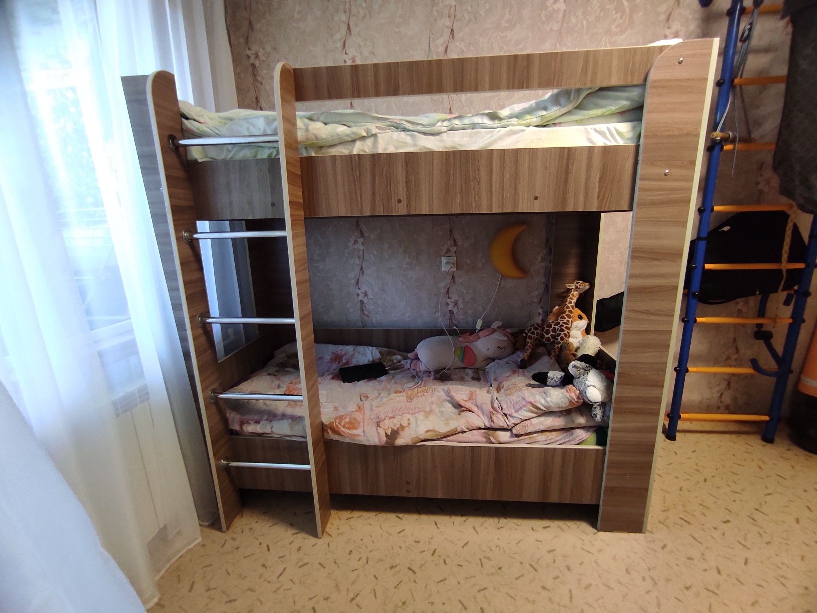 Двухярусная кровать