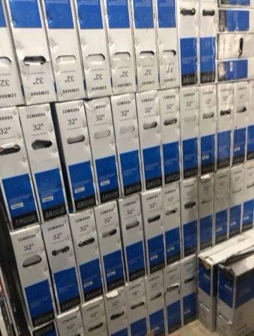 Телевизор Samsung ТВ 82 см 39990