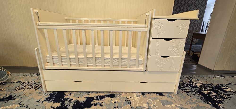 Срочно продам Кровать детская,4 в 1, б/у