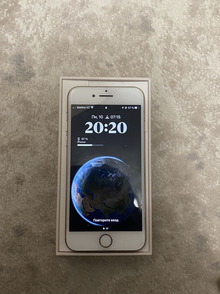 Iphone 8  64гб.