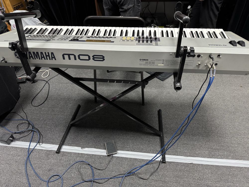 Синтезатор, рабочая станция YAMAHA MO-8 в отличном состоянии!