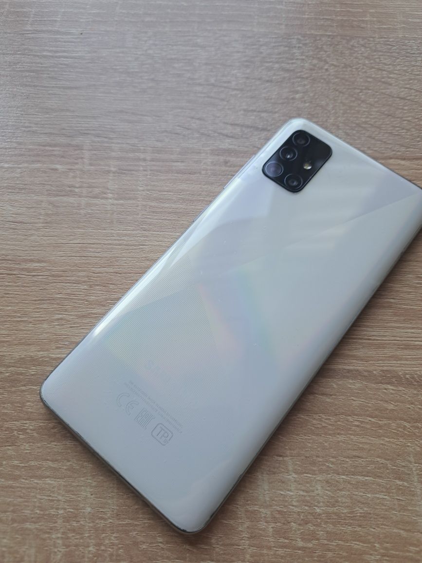 Самсунг а51 4/64 gb