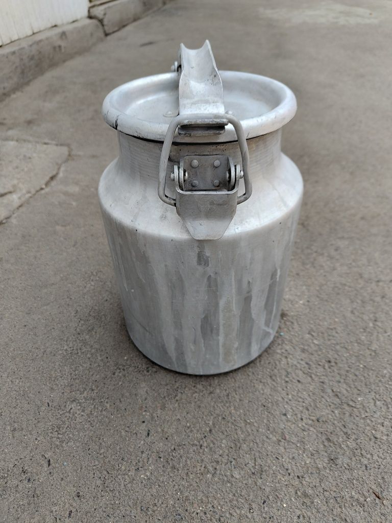 Продам бидон алюминиевый