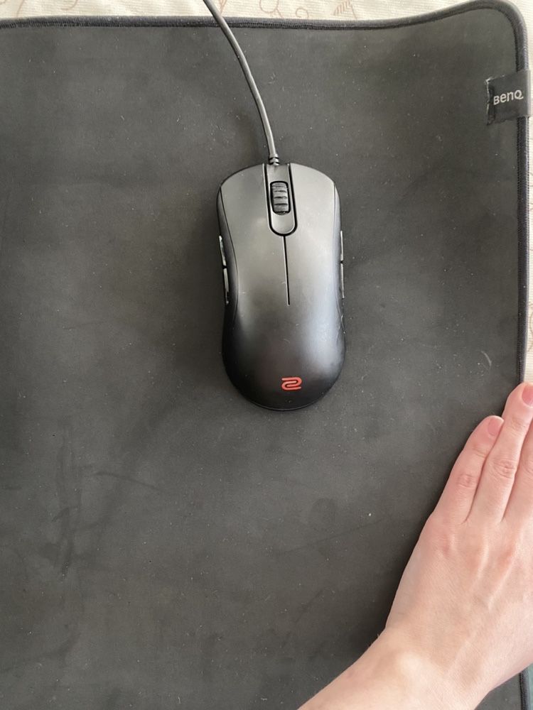Продам игровую мышь Benq Zowie ZA 13
