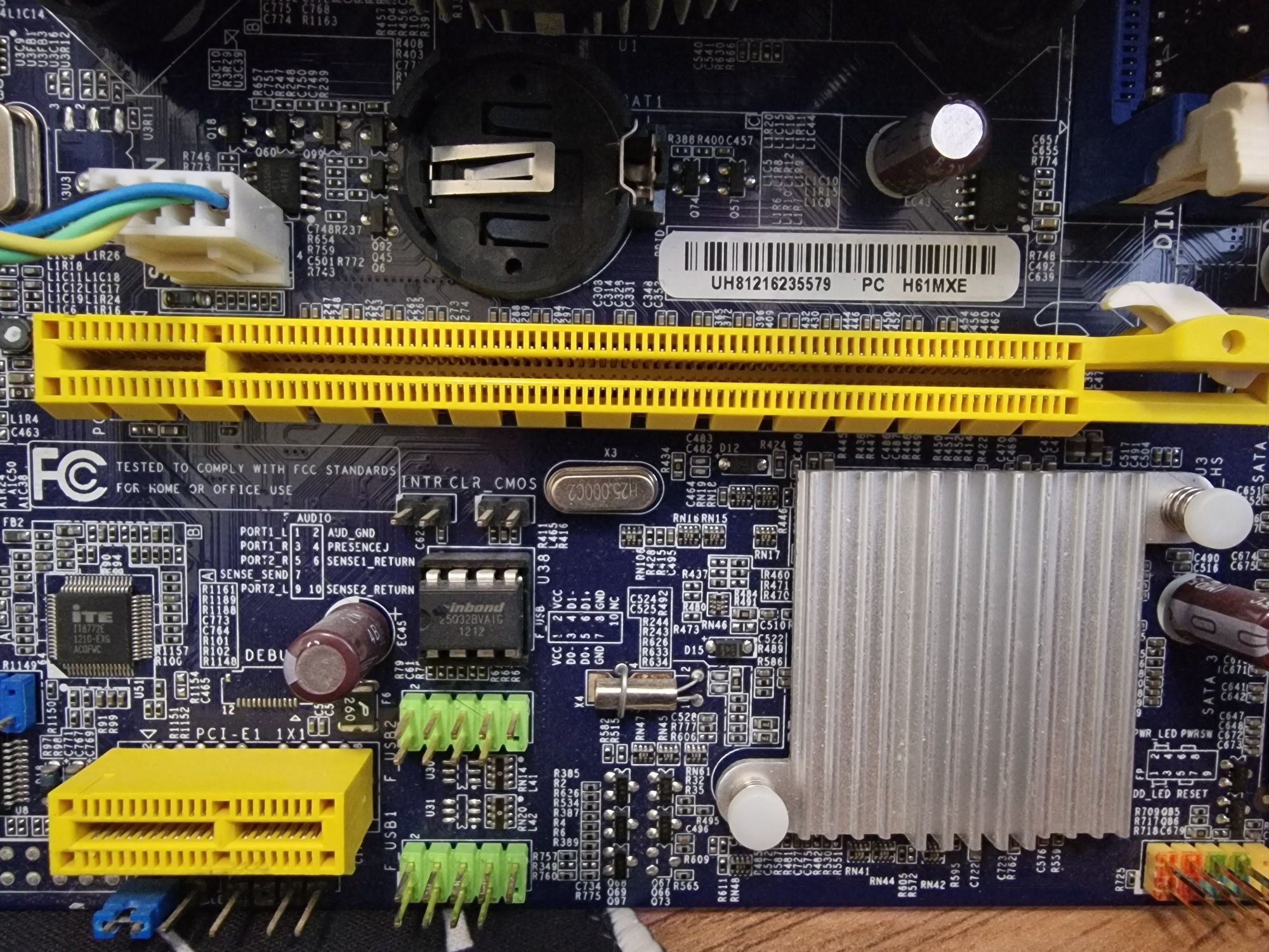 Материнка foxconn h61mxe + проц Intel Pentium g2030 DDR 3  2 плашки