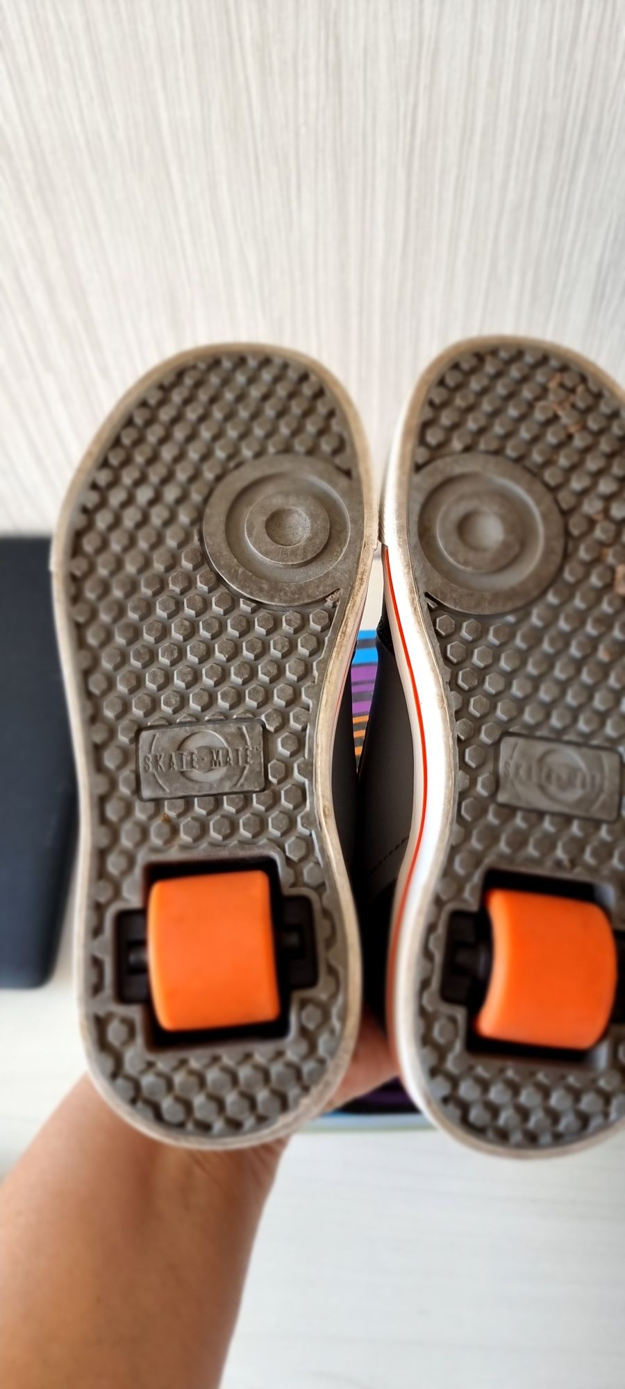 Настоящие роликовые кроссовки Heelys