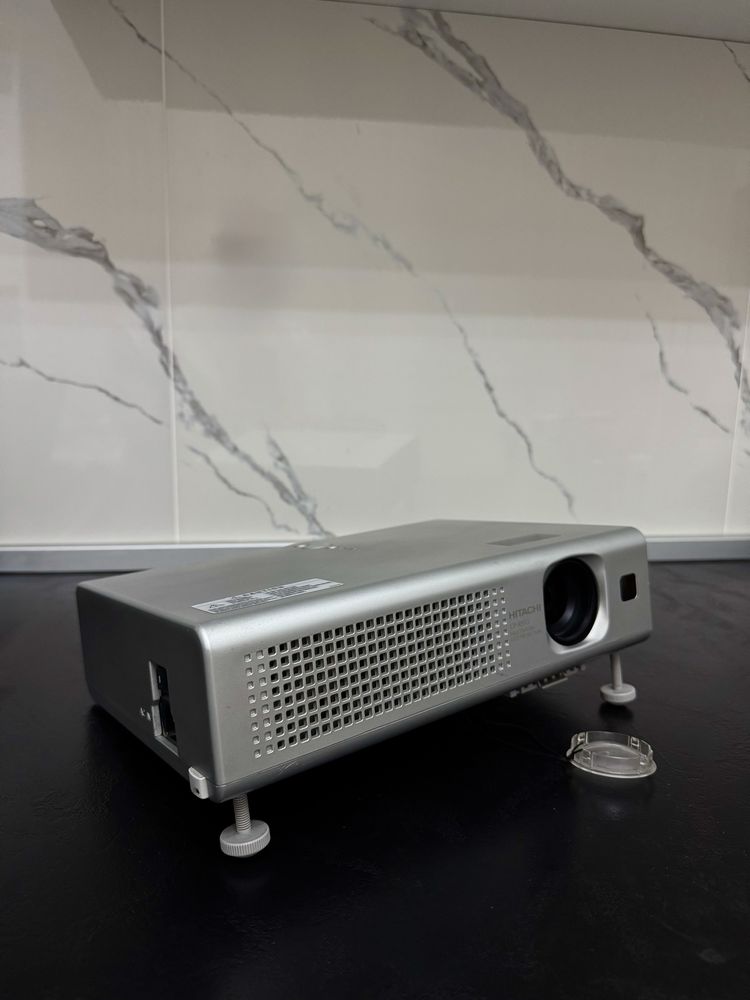 Проектор Hitachi CP-RS55