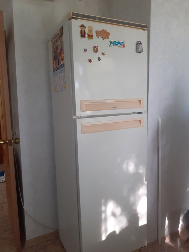 Продам холодильник