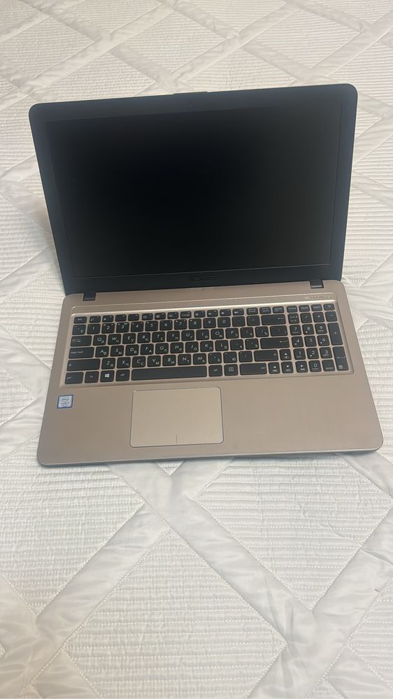 Срочно продаю ноутбук asus, в хорошем состоянии