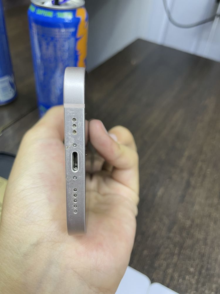 iPhone 13 в хорошем состояний