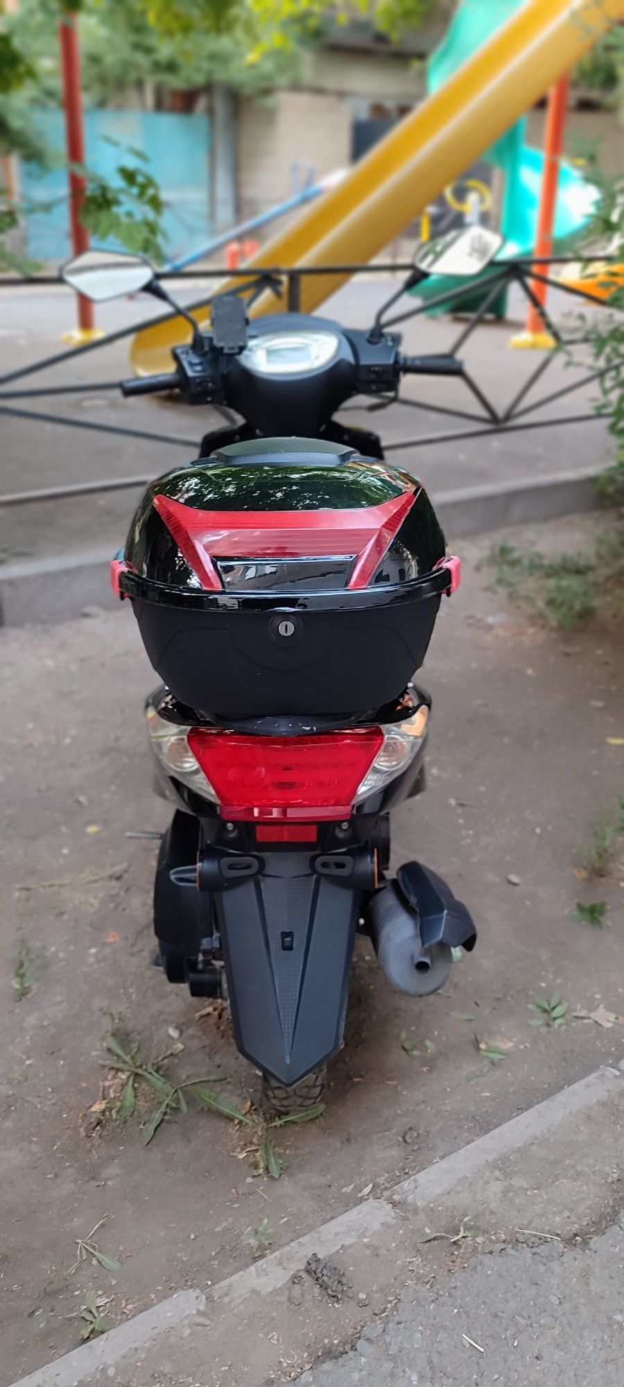 Продается скутер M8 срочно