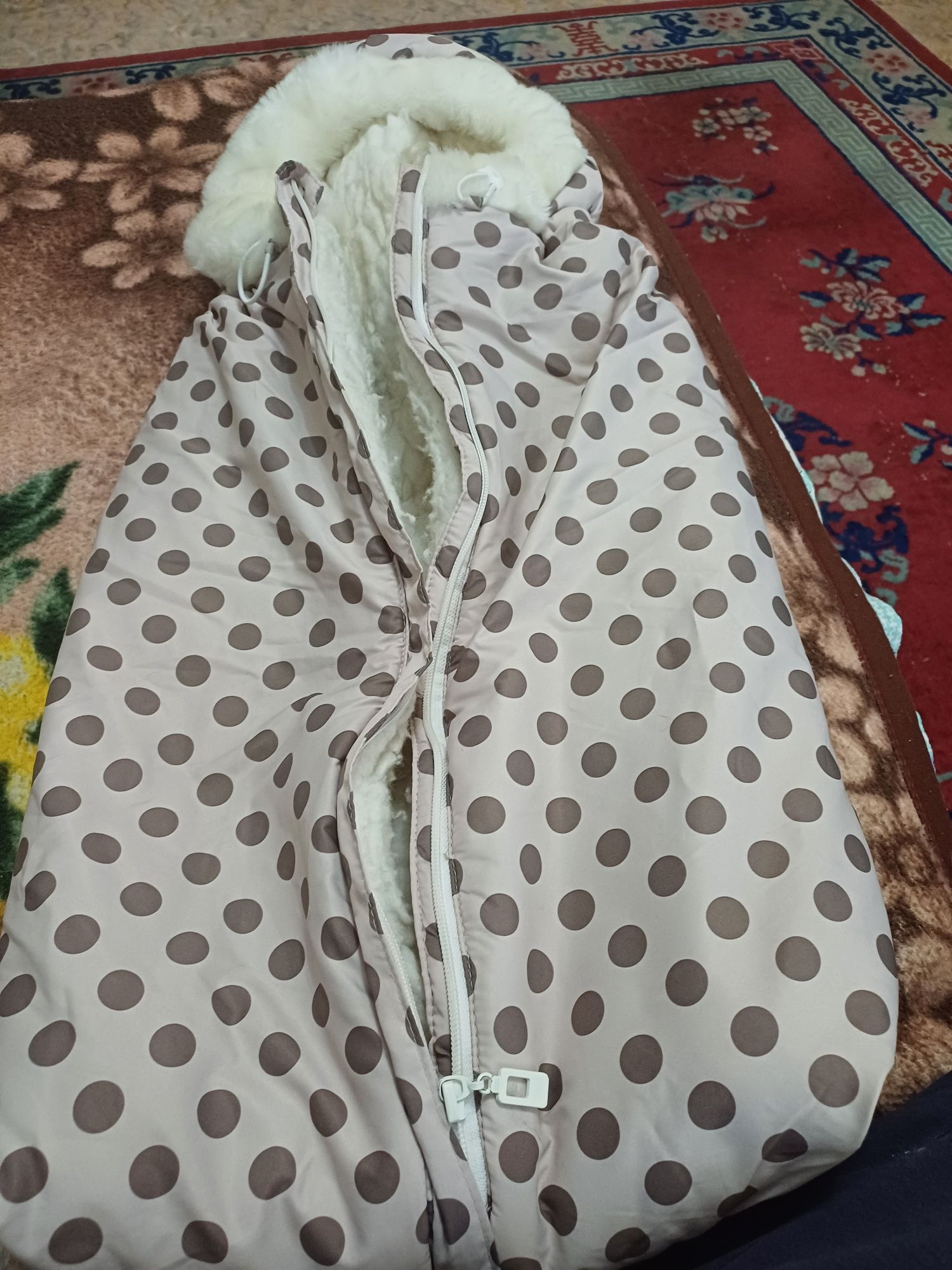 Продам тёплый конверт для выписки.