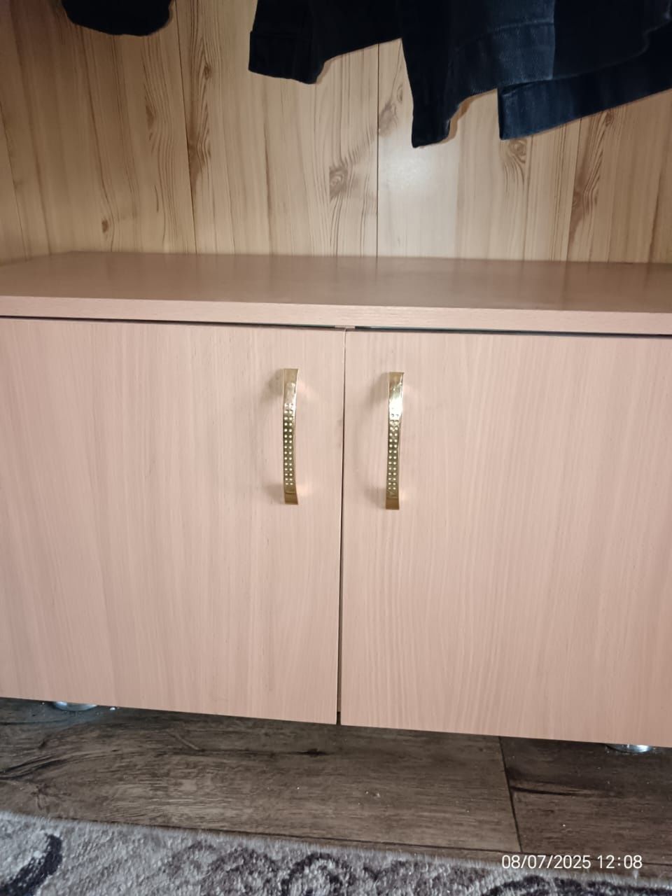 Продам прихожую.