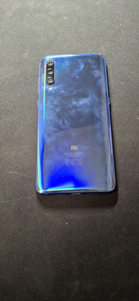 Продаю телефон Mi 9