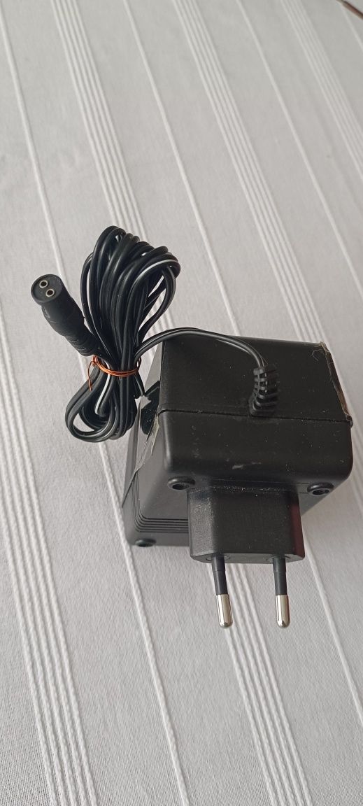 Продам зарядное устройство