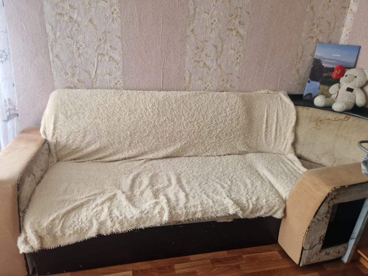 Отдам диван даром