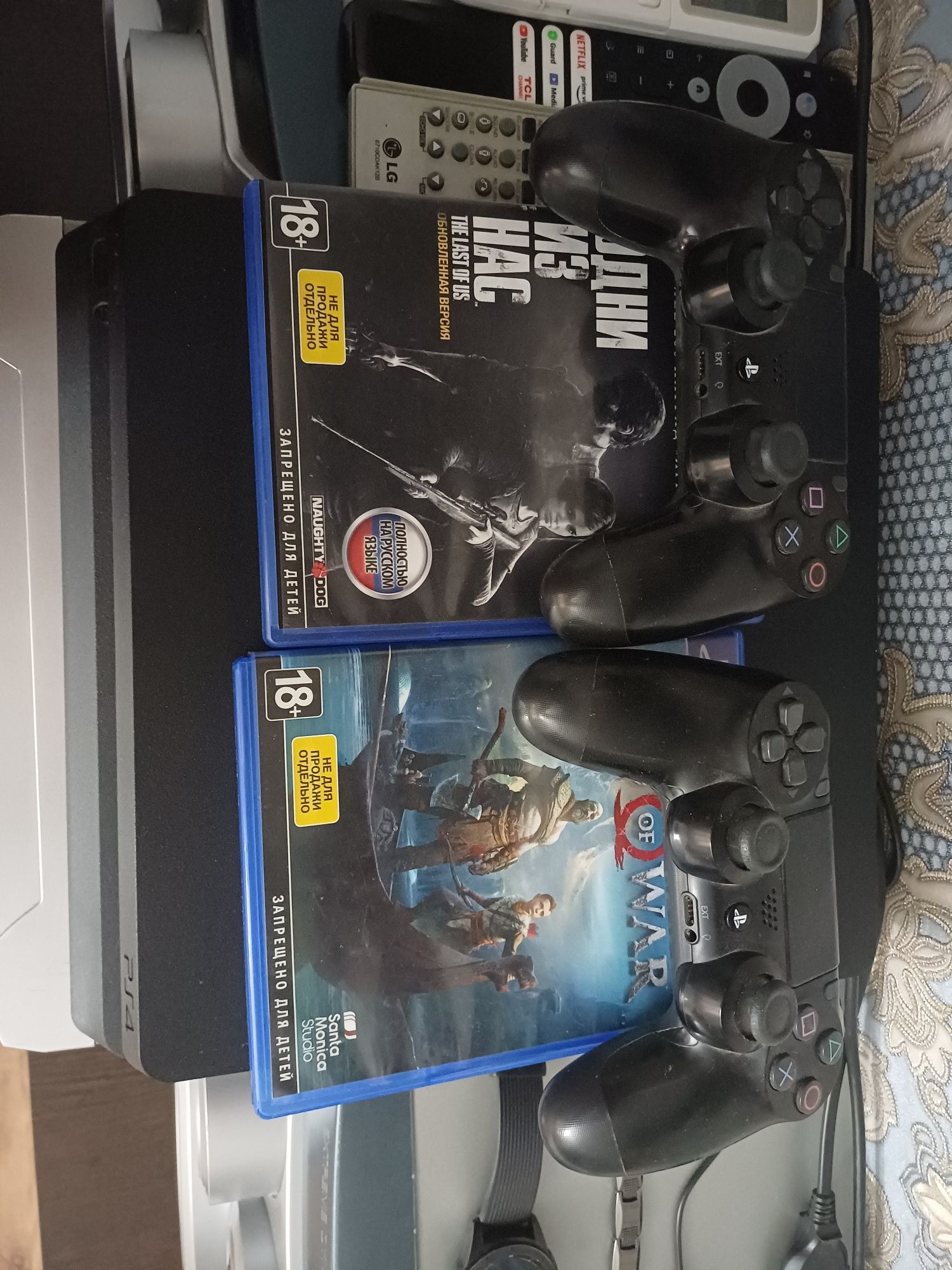 Приставка ps4 2 жостика