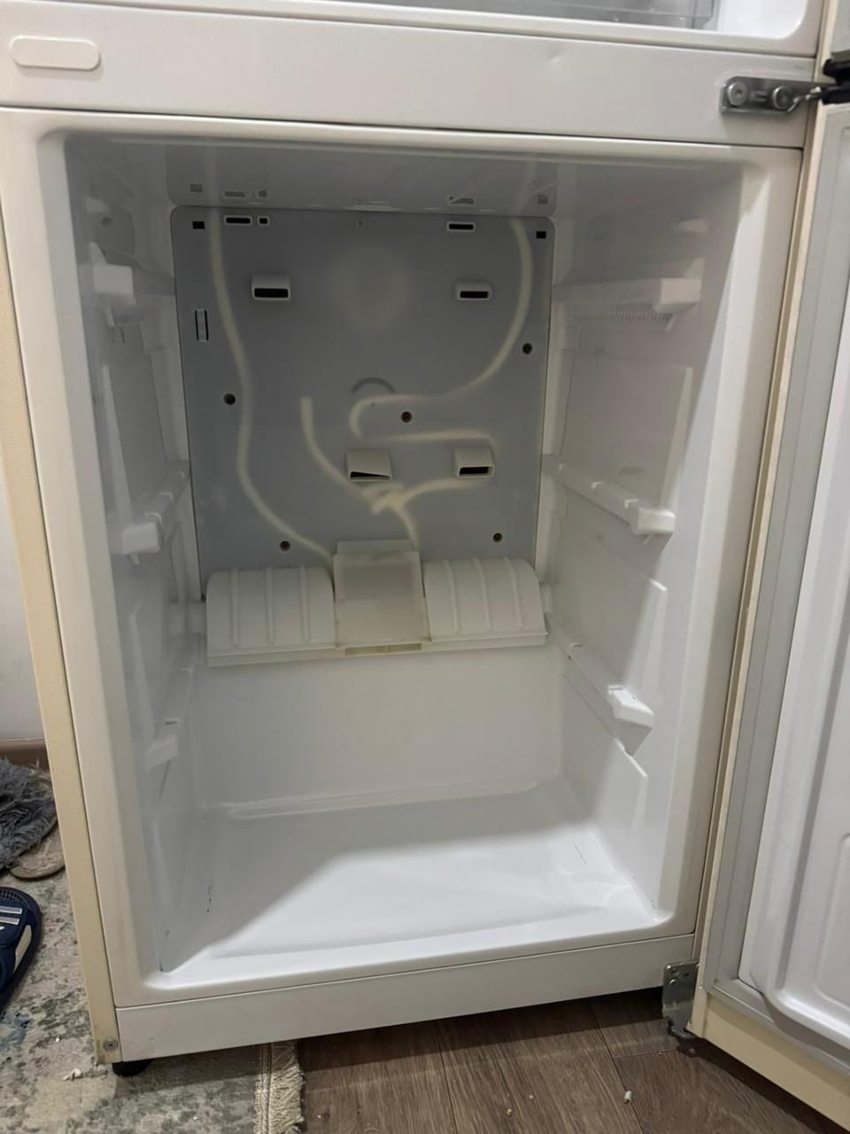 Продам Холодильник LG