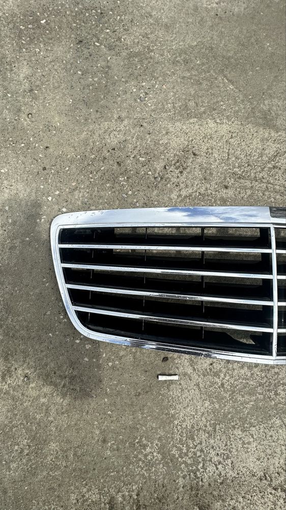 Решетка радиатора мерседес w210