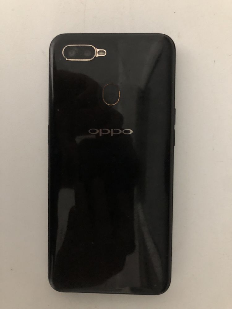 Oppo A5s. В хорошем состоянии.