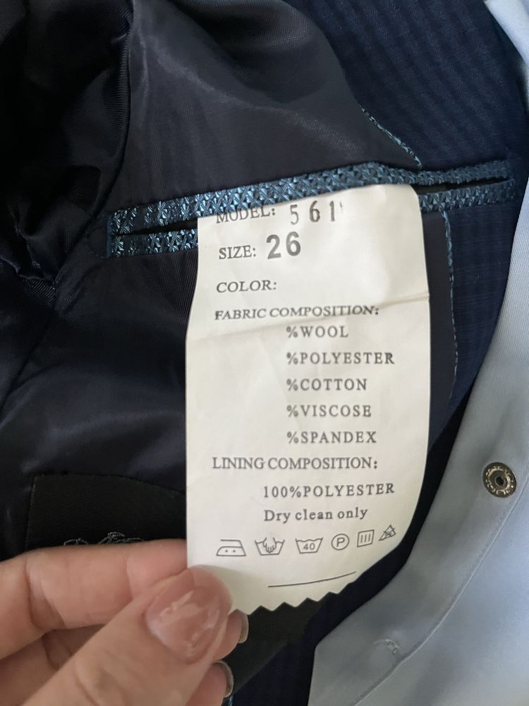 Продам костюм тройку!