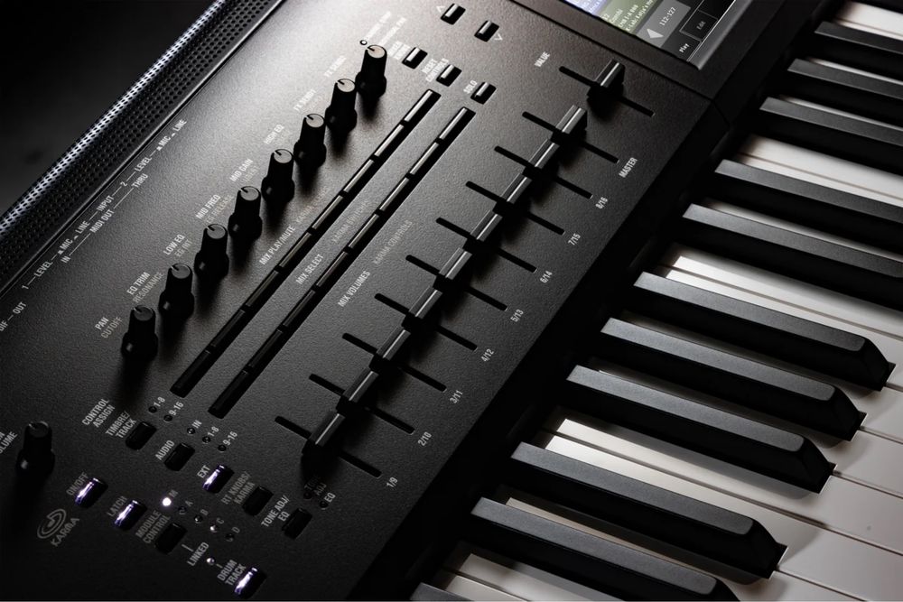 Korg Kronos 73 синтезатор, клавиши
