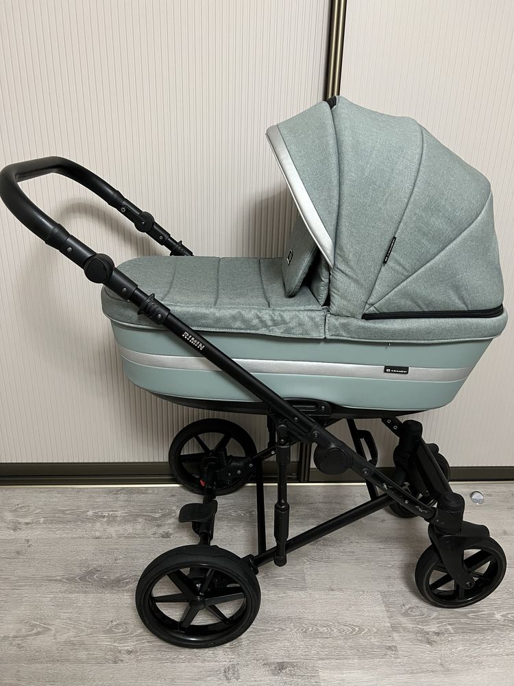 Продам коляску Adamex Rimini