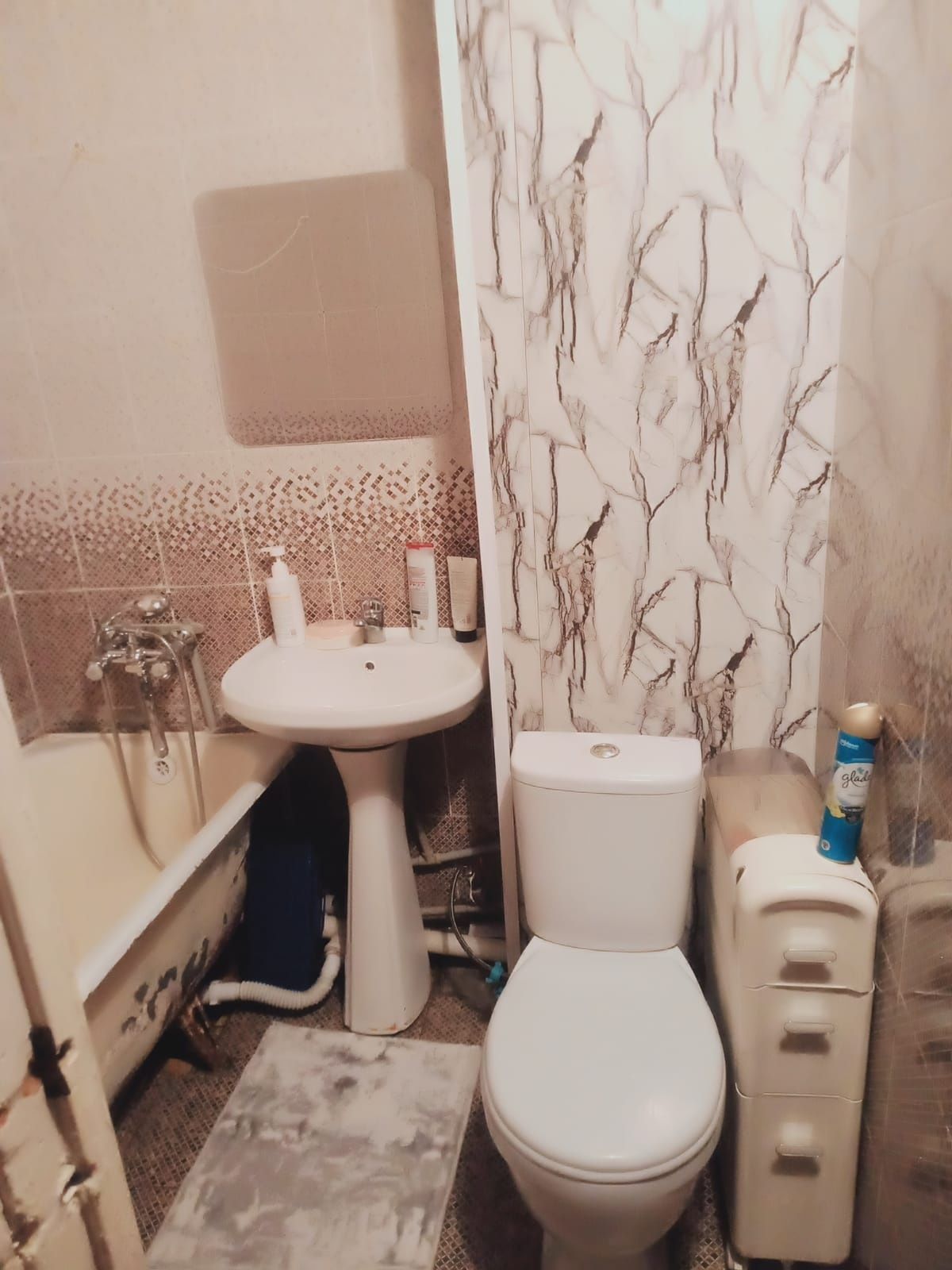 Продам 2, ух комнаты квартиа. В центре.