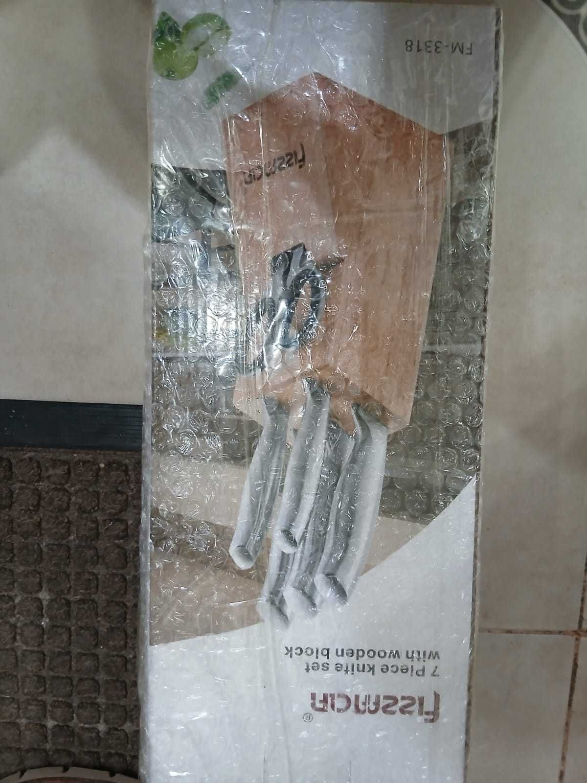 новый набор ножей Fissman, в упаковке