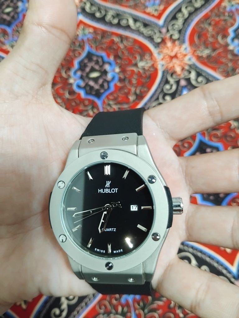 Продам часы срочно