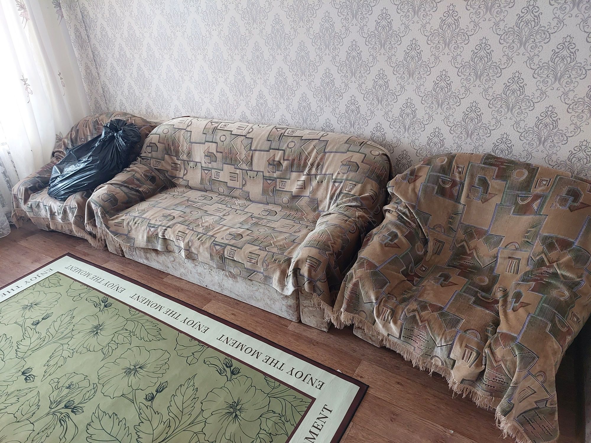 Продаю диван в хорошем состоянии