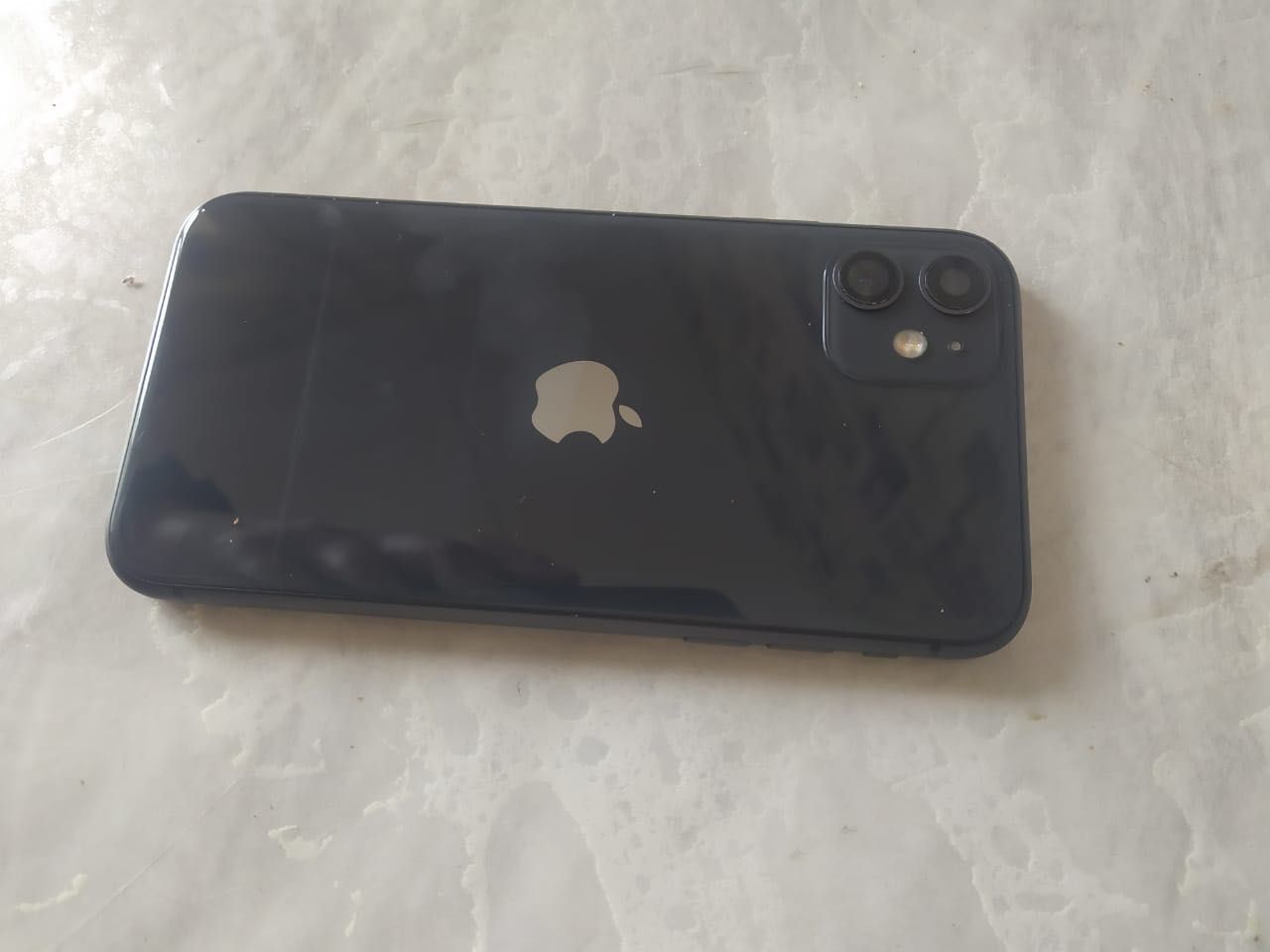 Продам iPhone 11 , торг