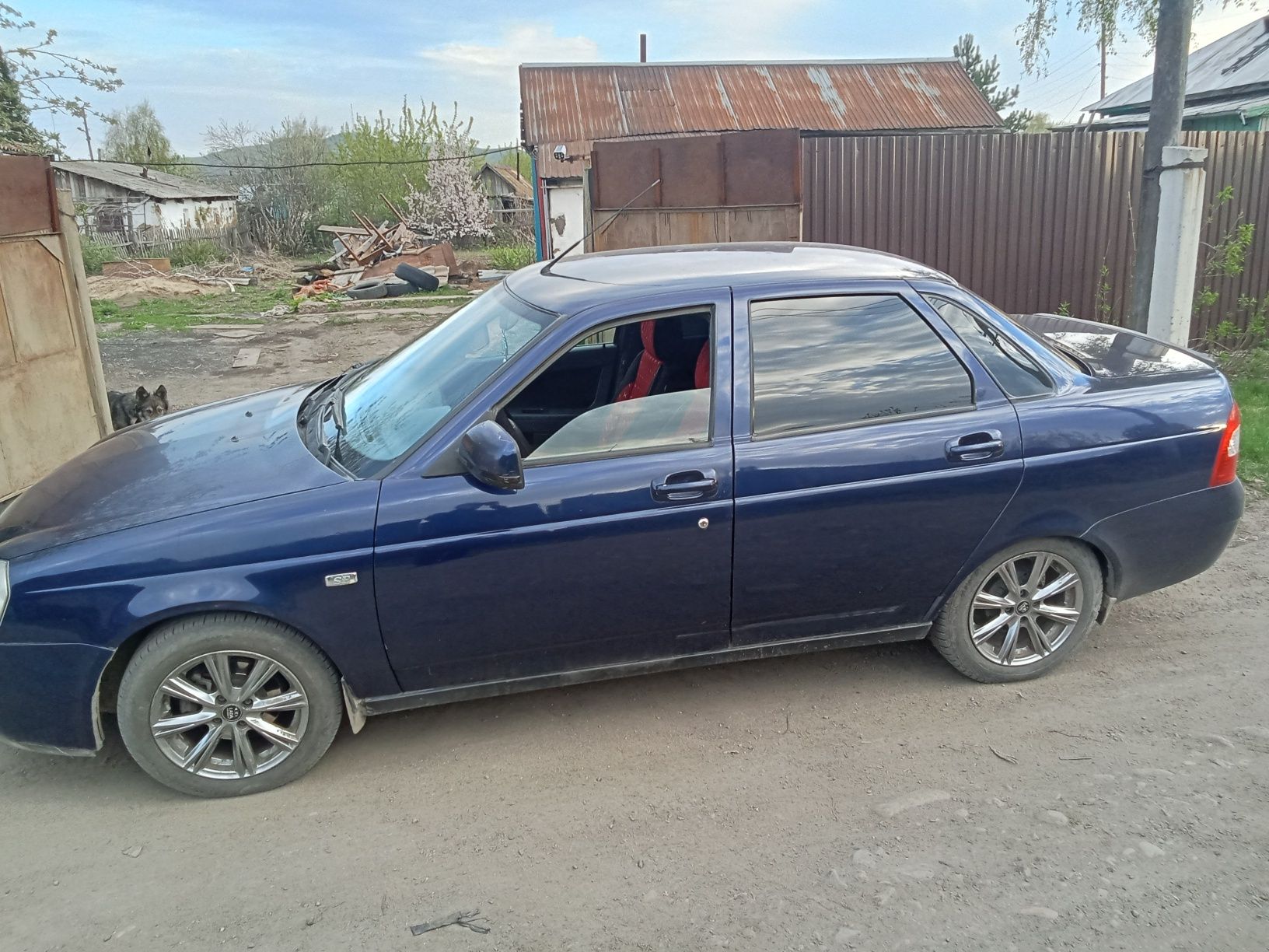 Продам приора седан