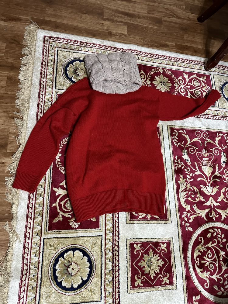 Одежда с шарфом.