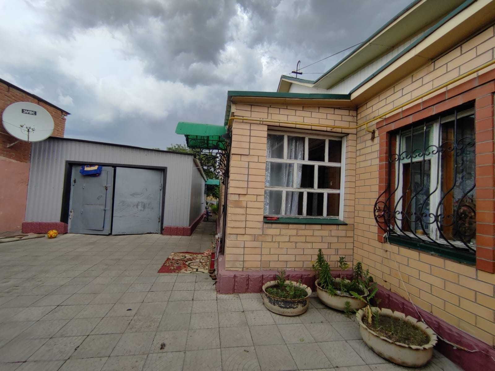 Продам 8 ком дом, район Софии!