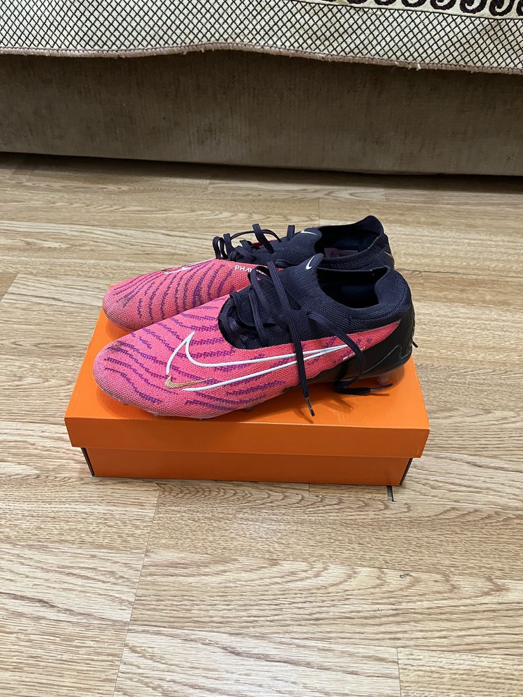 Бутсы Nike Phantom