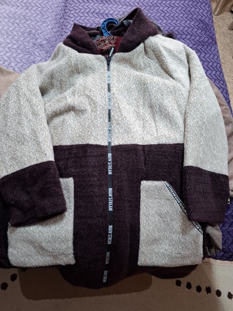 Продам куртку легкую