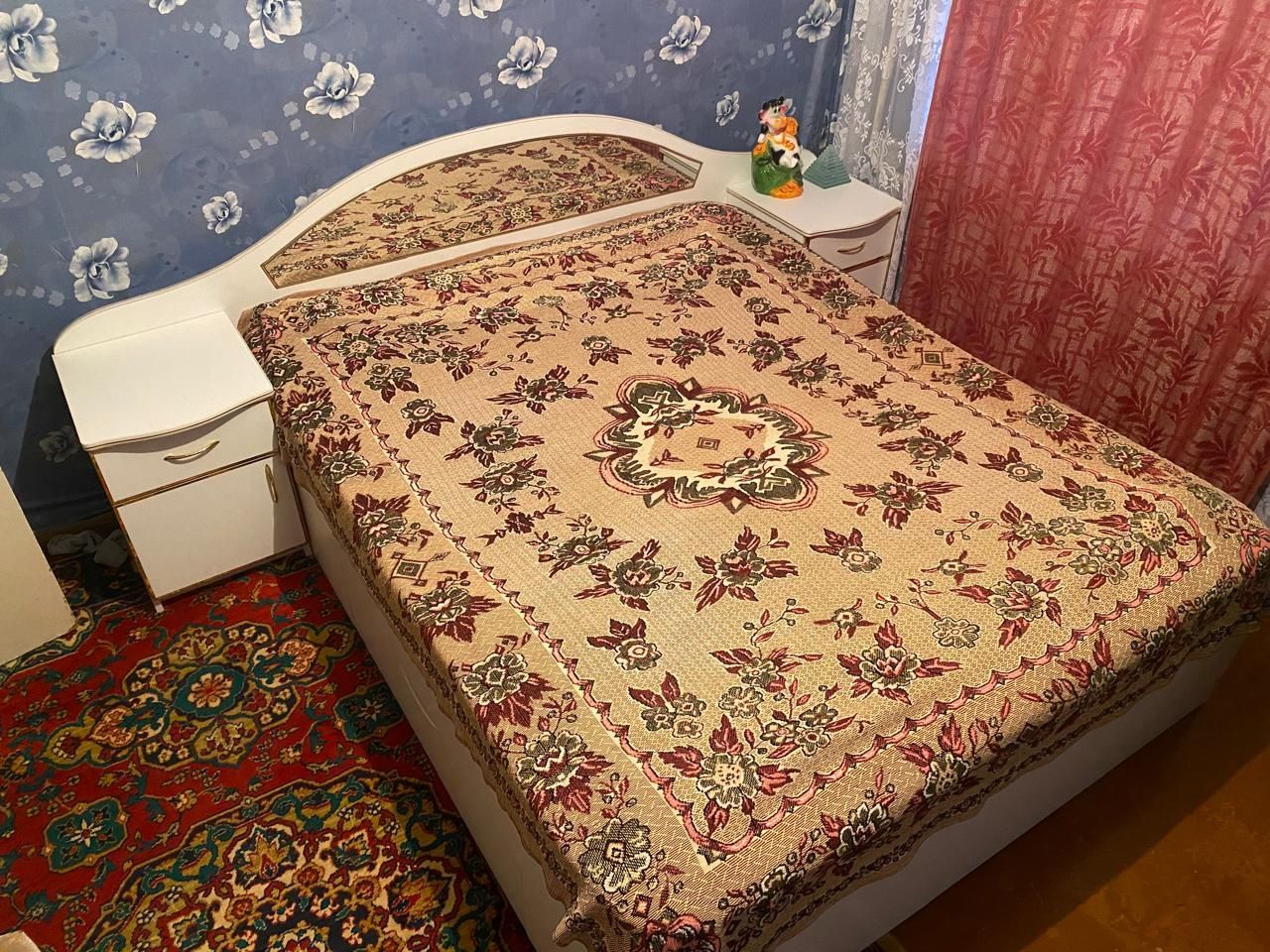 Спальный гарнитур