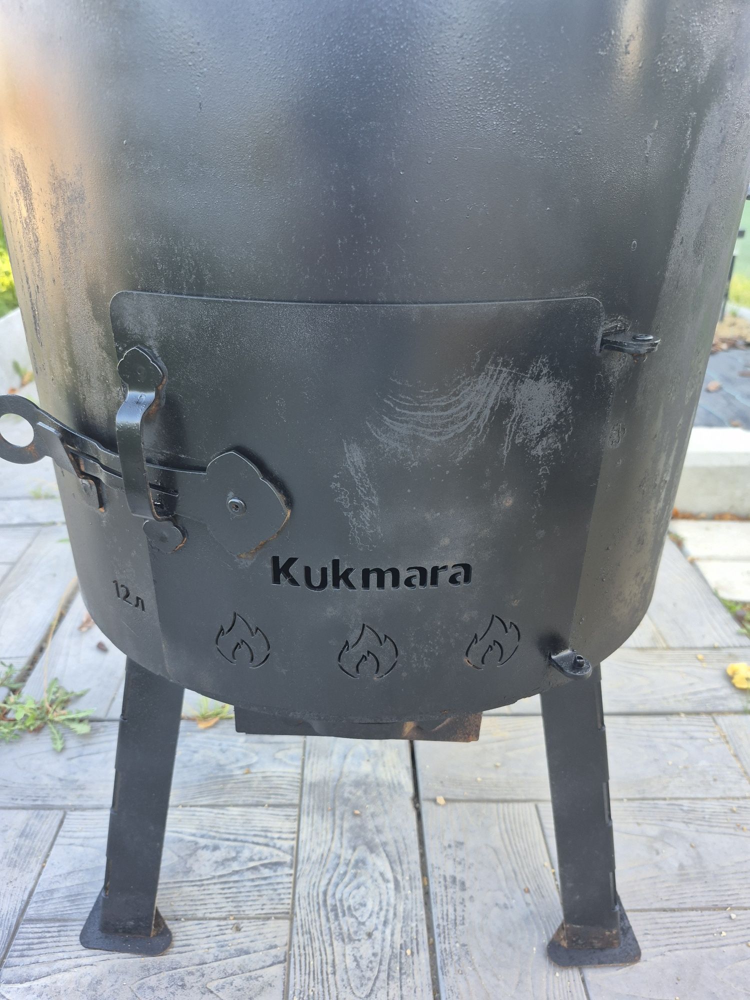 Продам казан  с печкой