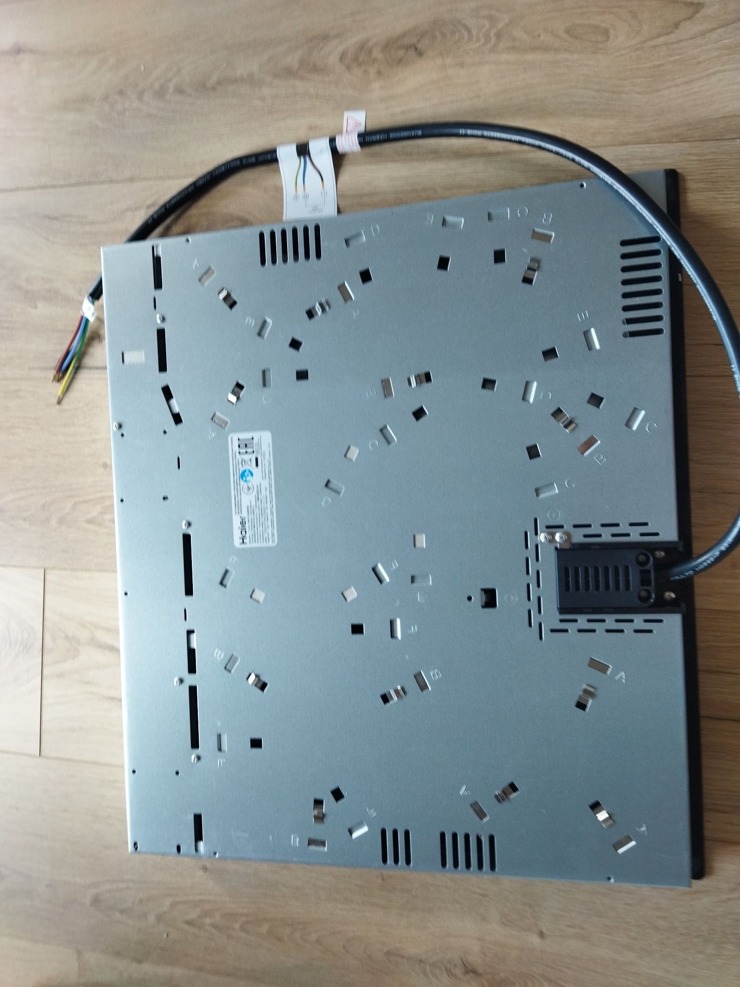 Продам Варочная поверхность Haier HHY-C64RVB черный новый в упаковке