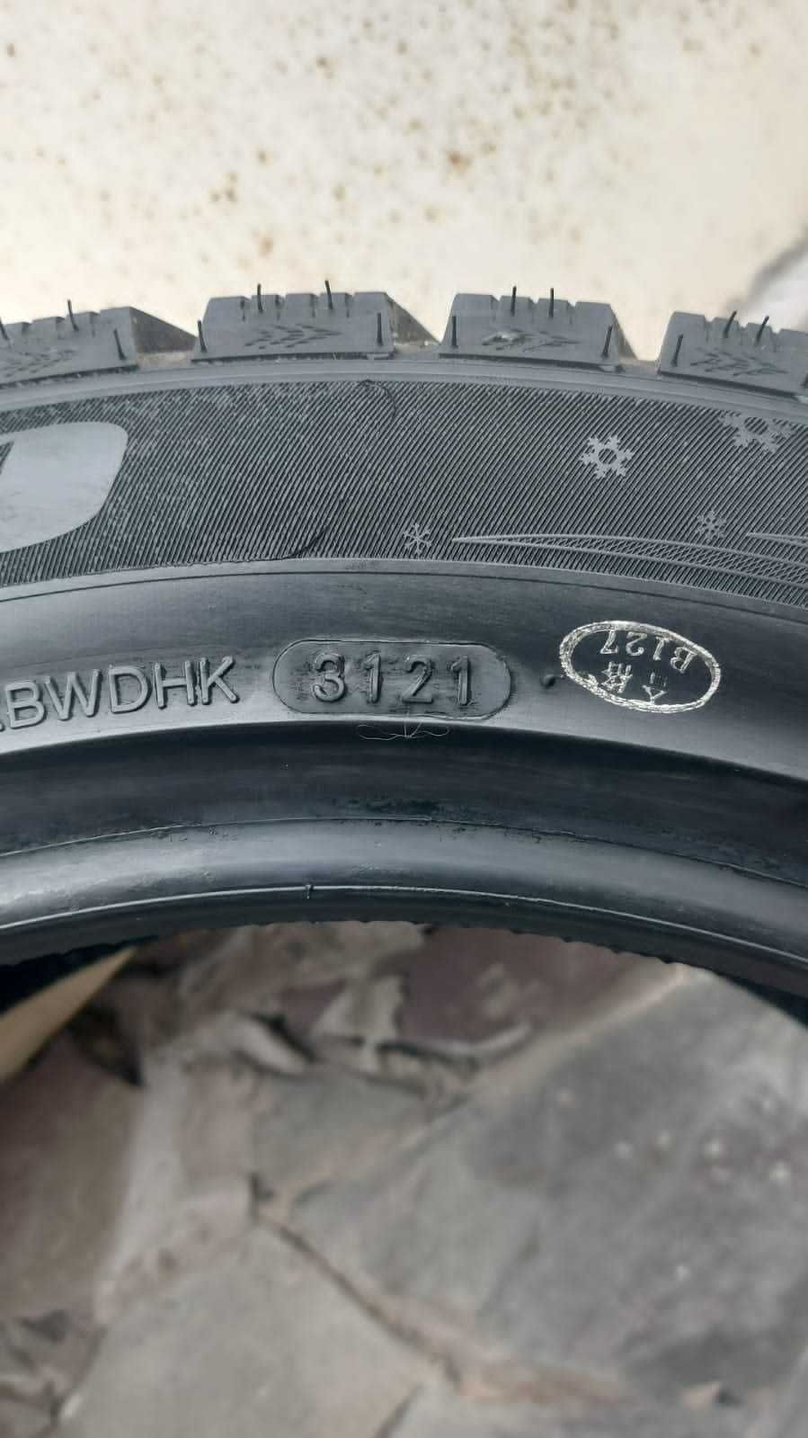 Продам шины в отличном состояние